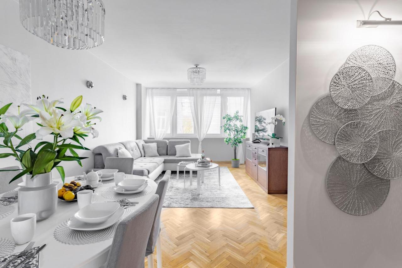 Hala Mirowska Apartments Warszawa Exteriör bild